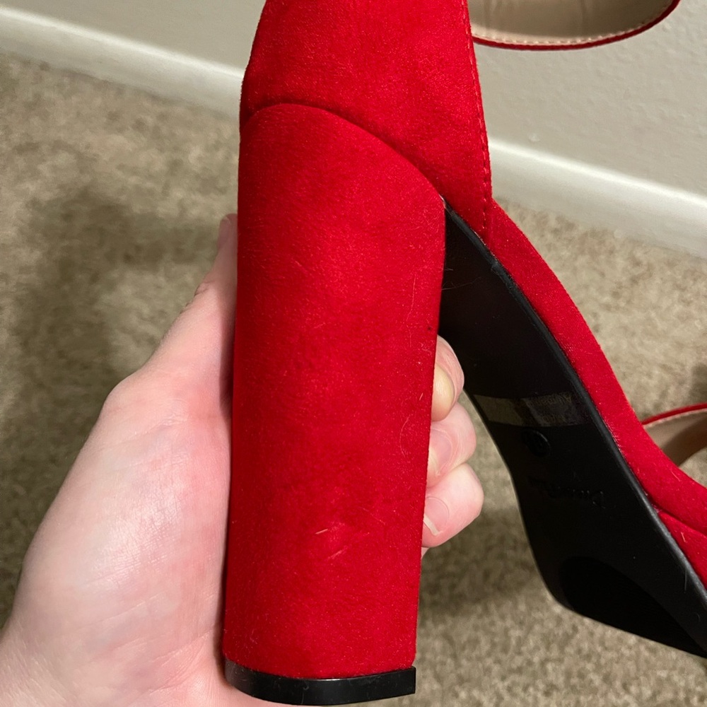 Chic Red Dream Pairs High Heels 👠 - Picture 7 of 9